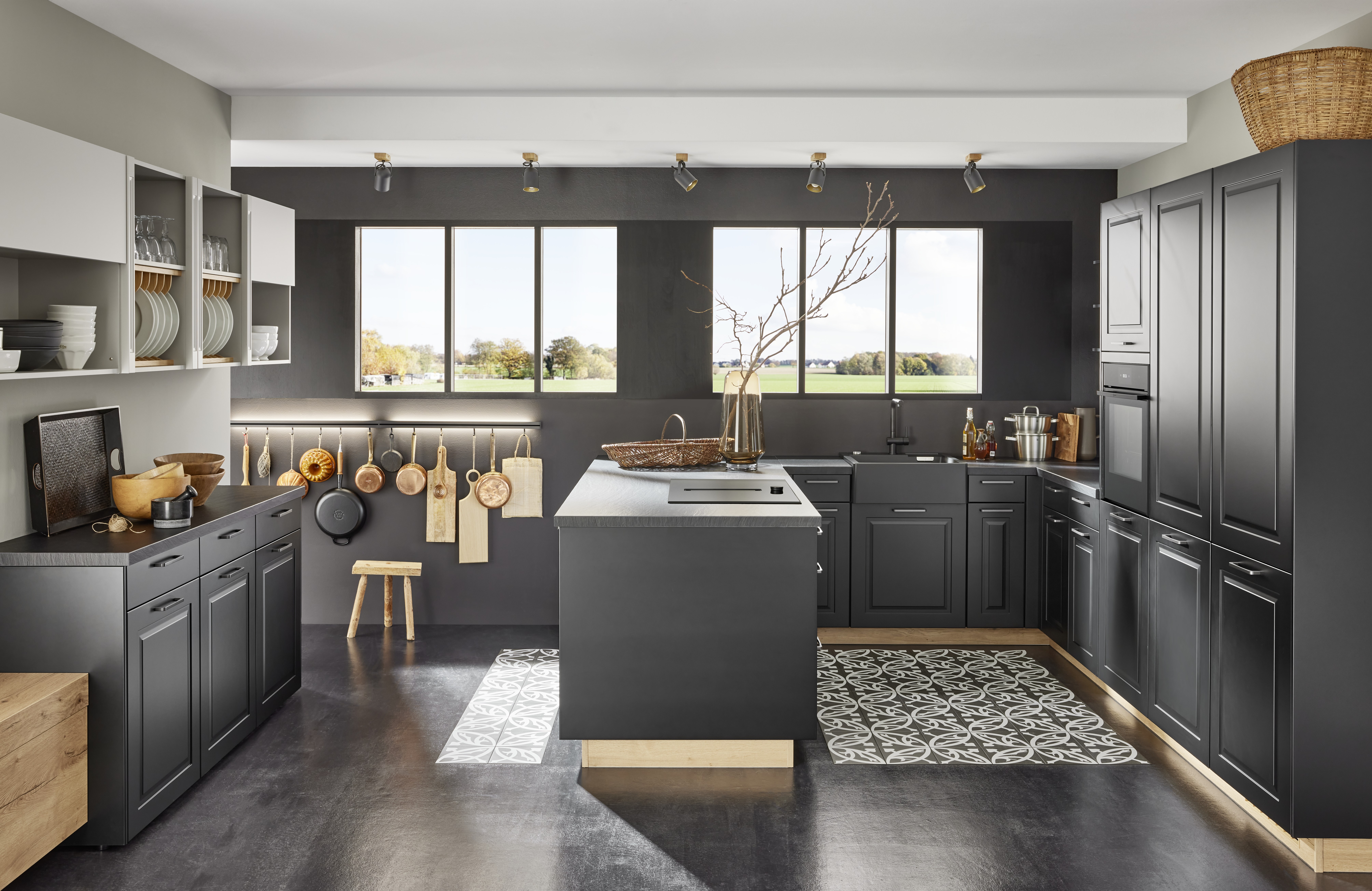 NOBILIA Sylt schwarz mit Neff Geräten Hauptschuss